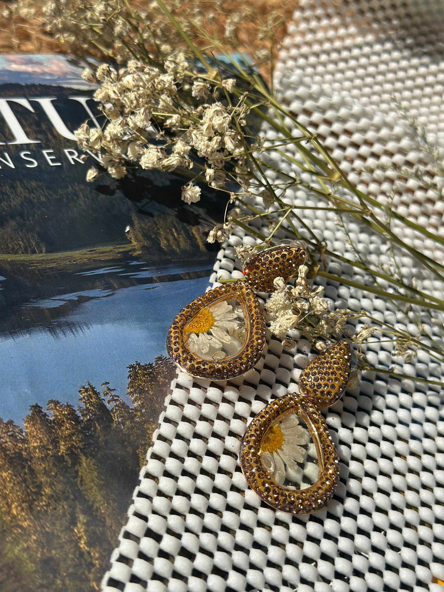 White Daisy Earrings