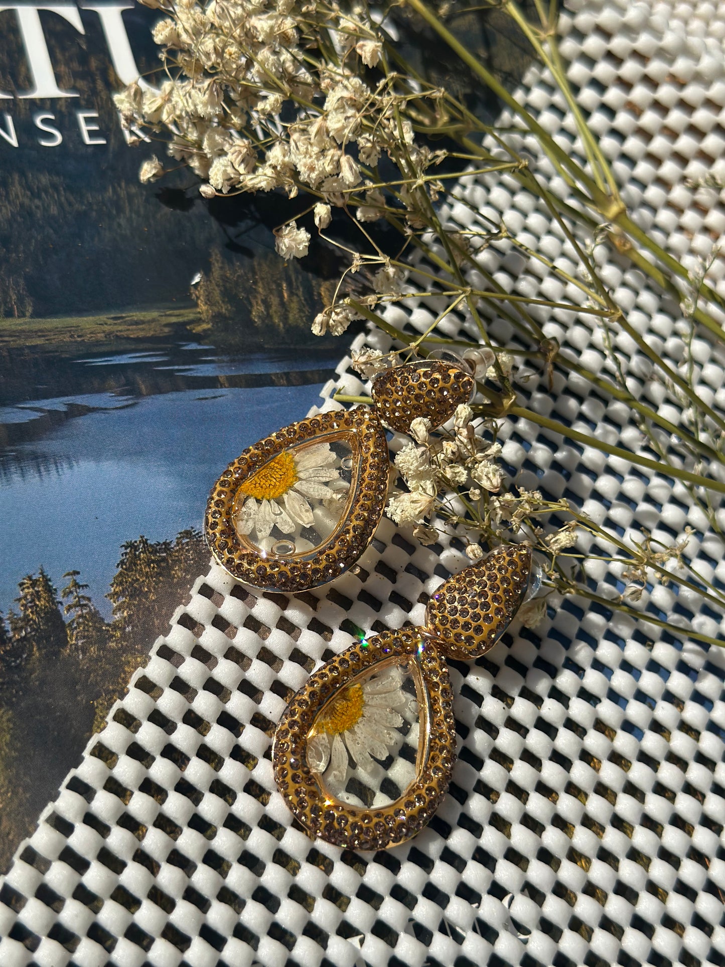 White Daisy Earrings